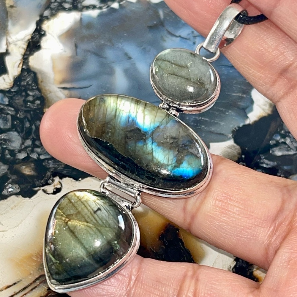 Large Labradorite Pendant 3” - Picture 9 of 14